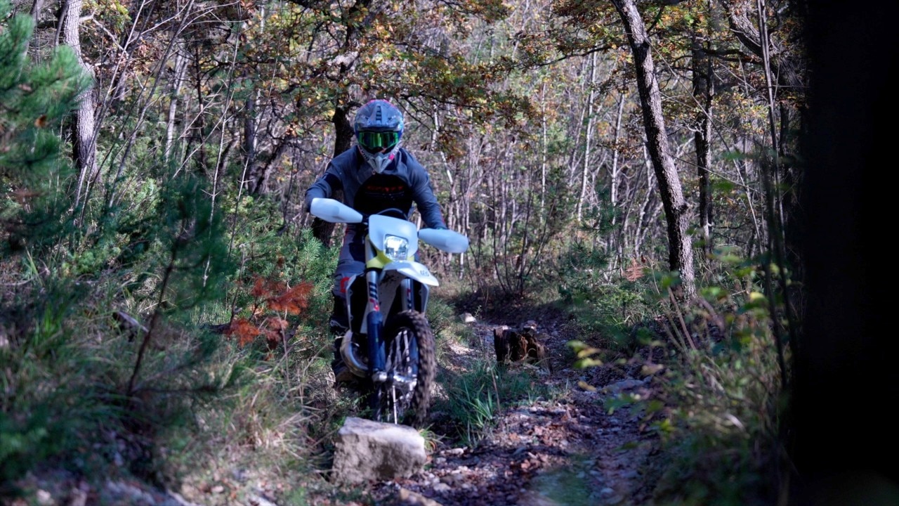 Test Husqvarna TE 125 MY25: bentornata!